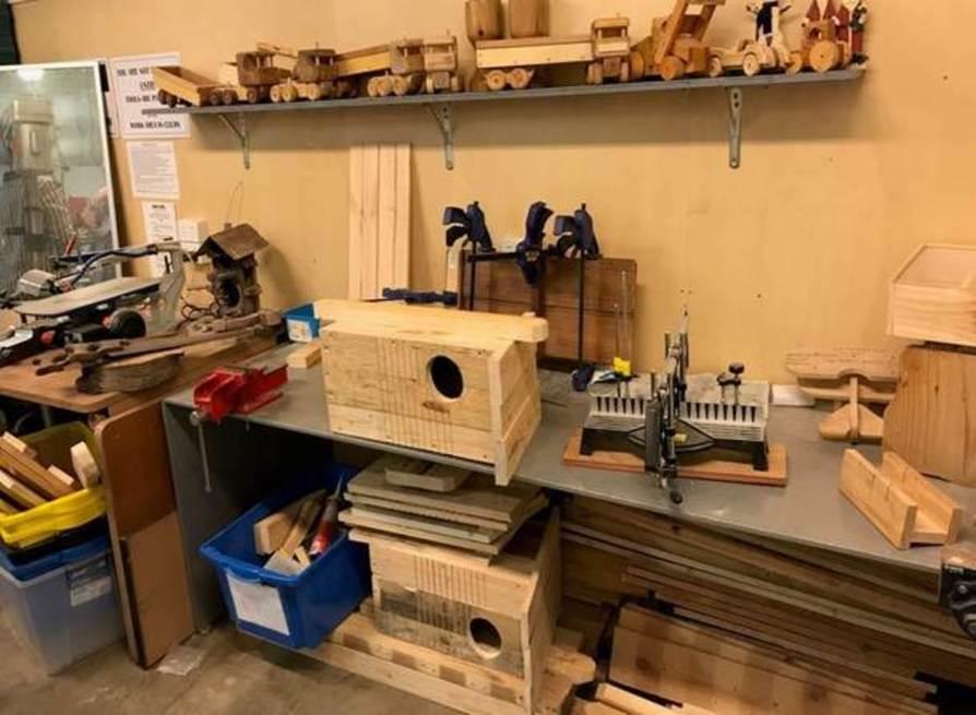 Mens shed workbench